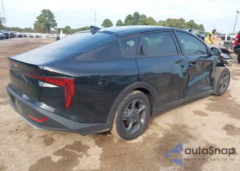 2025 Kia K4 Lxs z USA, uszkodzony, nr VIN 3KPFT4DE1SE084449